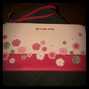 NEW Michael MICHAEL KORS Jet Set Travel Zip Clutch